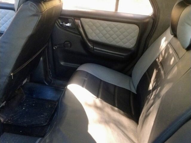 Сірий ГАЗ 3110 Волга, об'ємом двигуна 2.3 л та пробігом 250 тис. км за 1000 $, фото 3 на Automoto.ua