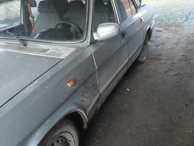 Серый ГАЗ 3110 Волга, объемом двигателя 2.4 л и пробегом 15 тыс. км за 700 $, фото 2 на Automoto.ua