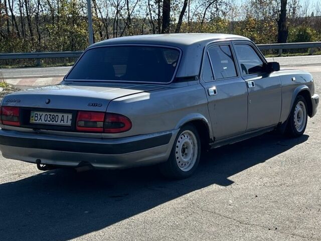 ГАЗ 3110 Волга 2003 у Летичеве на Automoto.ua Сірий ГАЗ 3110 Волга, об'ємом двигуна 2.4 л та пробігом 106 тис. км за 650 $, фото 2 на Automoto.ua