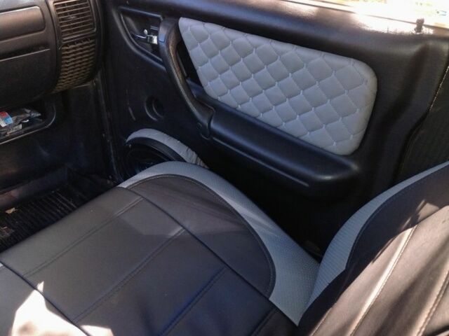 Сірий ГАЗ 3110 Волга, об'ємом двигуна 2.3 л та пробігом 250 тис. км за 1000 $, фото 4 на Automoto.ua