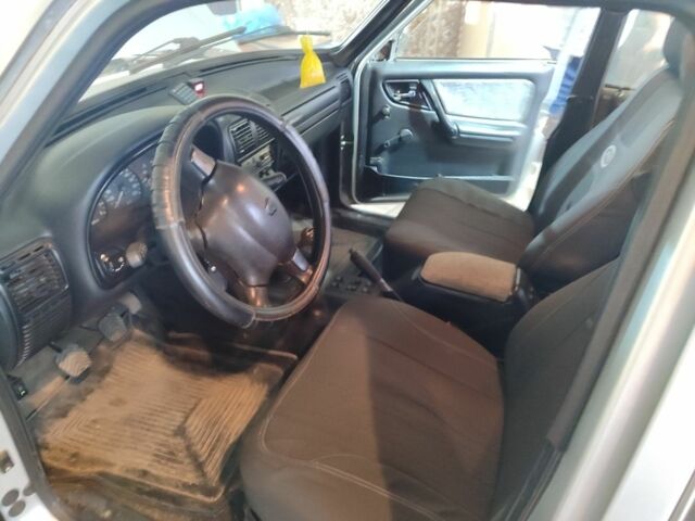 Серый ГАЗ 3110 Волга, объемом двигателя 2.3 л и пробегом 161 тыс. км за 2000 $, фото 2 на Automoto.ua