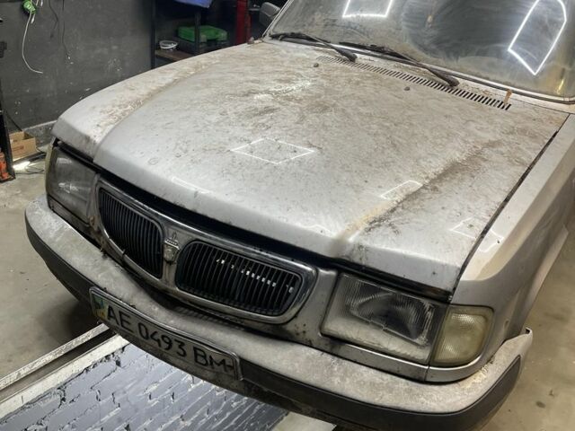 Сірий ГАЗ 3110 Волга, об'ємом двигуна 2.4 л та пробігом 250 тис. км за 382 $, фото 2 на Automoto.ua