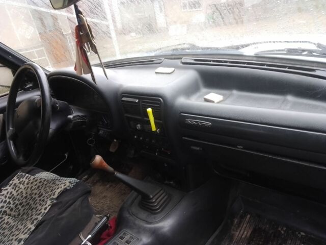 Серый ГАЗ 3110 Волга, объемом двигателя 2.3 л и пробегом 250 тыс. км за 850 $, фото 3 на Automoto.ua