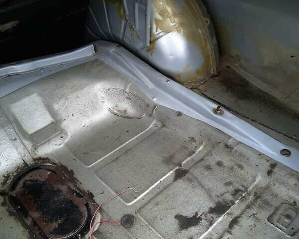 Сірий ГАЗ 3110 Волга, об'ємом двигуна 2.4 л та пробігом 55 тис. км за 2200 $, фото 19 на Automoto.ua