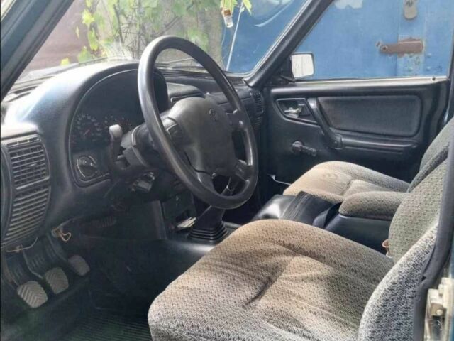 Синій ГАЗ 3110 Волга, об'ємом двигуна 2.4 л та пробігом 150 тис. км за 860 $, фото 4 на Automoto.ua