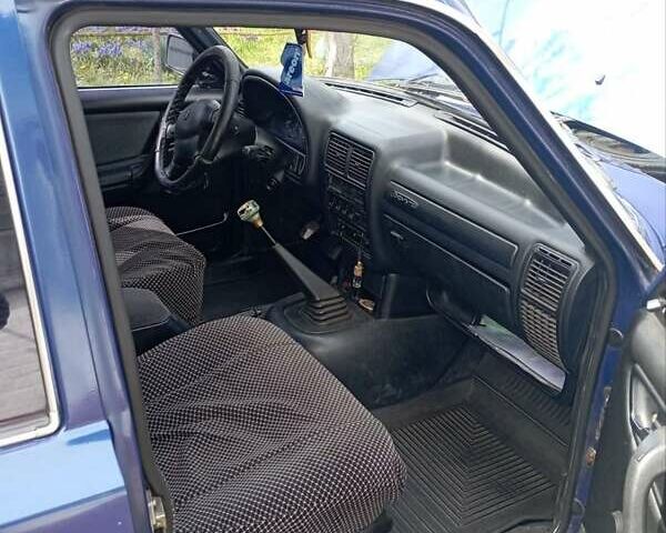 Синий ГАЗ 3110 Волга, объемом двигателя 2.4 л и пробегом 172 тыс. км за 1700 $, фото 7 на Automoto.ua