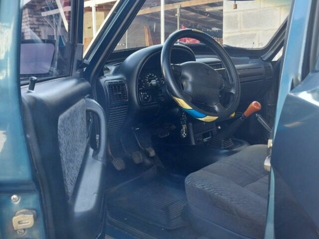 Синий ГАЗ 3110 Волга, объемом двигателя 2.3 л и пробегом 155 тыс. км за 1700 $, фото 4 на Automoto.ua