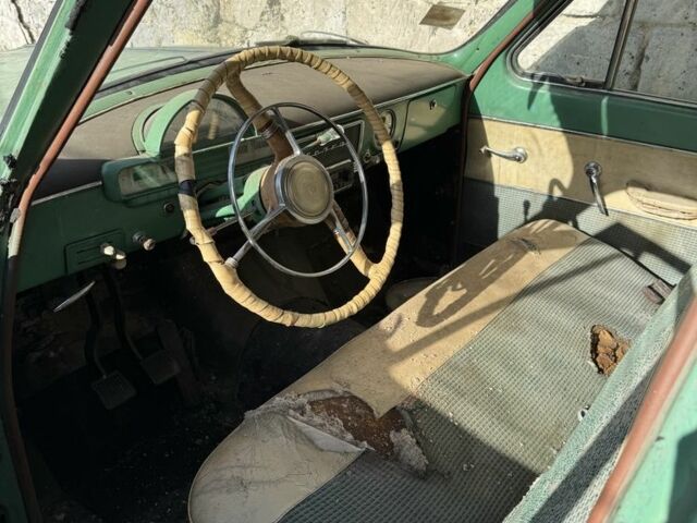 Зеленый ГАЗ 3110 Волга, объемом двигателя 2.45 л и пробегом 1 тыс. км за 600 $, фото 2 на Automoto.ua