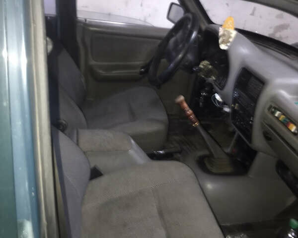 Зелений ГАЗ 3110 Волга, об'ємом двигуна 2.4 л та пробігом 350 тис. км за 250 $, фото 3 на Automoto.ua