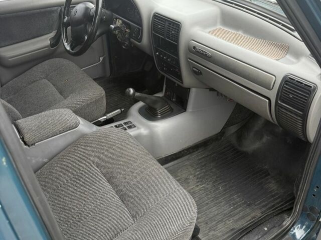 ГАЗ 3110 Волга 2000 в Белой Церкве на Automoto.ua Зеленый ГАЗ 3110 Волга, объемом двигателя 2.4 л и пробегом 96 тыс. км за 523 $, фото 7 на Automoto.ua