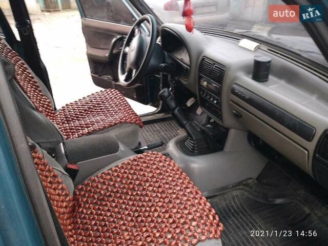 Зелений ГАЗ 3110 Волга, об'ємом двигуна 2.5 л та пробігом 150 тис. км за 1100 $, фото 4 на Automoto.ua
