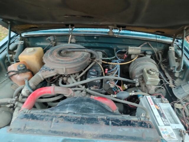 Зелений ГАЗ 3110 Волга, об'ємом двигуна 2.4 л та пробігом 200 тис. км за 950 $, фото 7 на Automoto.ua