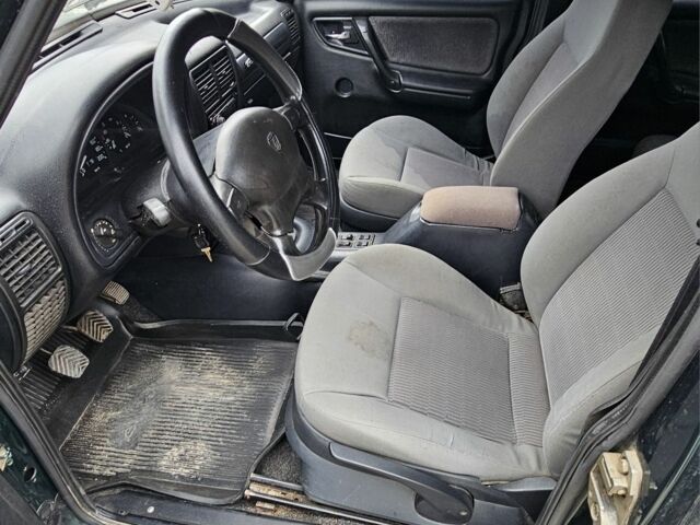 Зелений ГАЗ 3110 Волга, об'ємом двигуна 2.5 л та пробігом 100 тис. км за 950 $, фото 4 на Automoto.ua