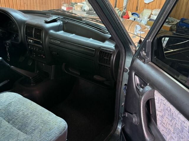 Зеленый ГАЗ 3110 Волга, объемом двигателя 2.4 л и пробегом 330 тыс. км за 1074 $, фото 3 на Automoto.ua