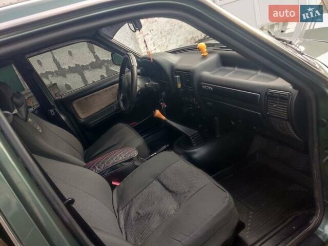 ГАЗ 3110 Волга 2004 у Козельце на Automoto.ua Зелений ГАЗ 3110 Волга, об'ємом двигуна 2.5 л та пробігом 84 тис. км за 2500 $, фото 4 на Automoto.ua