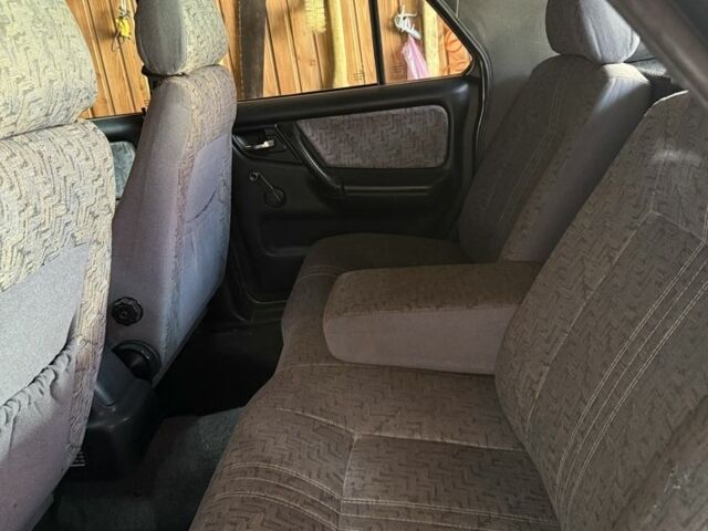 Зеленый ГАЗ 3110 Волга, объемом двигателя 2.4 л и пробегом 330 тыс. км за 1074 $, фото 5 на Automoto.ua