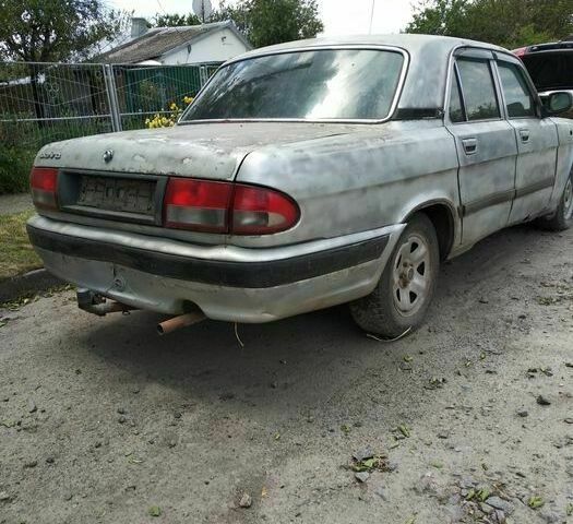 Зеленый ГАЗ 3110 Волга, объемом двигателя 2.3 л и пробегом 243 тыс. км за 859 $, фото 2 на Automoto.ua