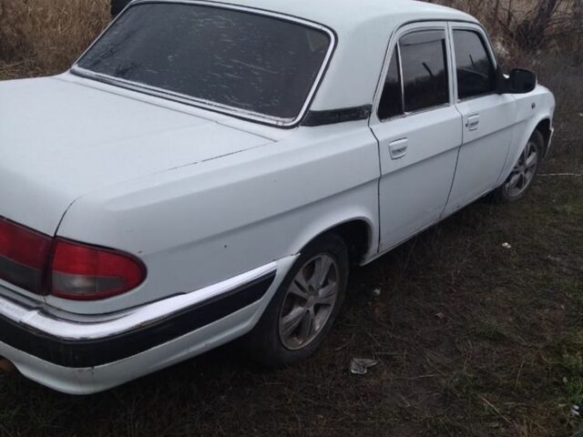 Белый ГАЗ 31105 Волга, объемом двигателя 2.3 л и пробегом 300 тыс. км за 1200 $, фото 1 на Automoto.ua