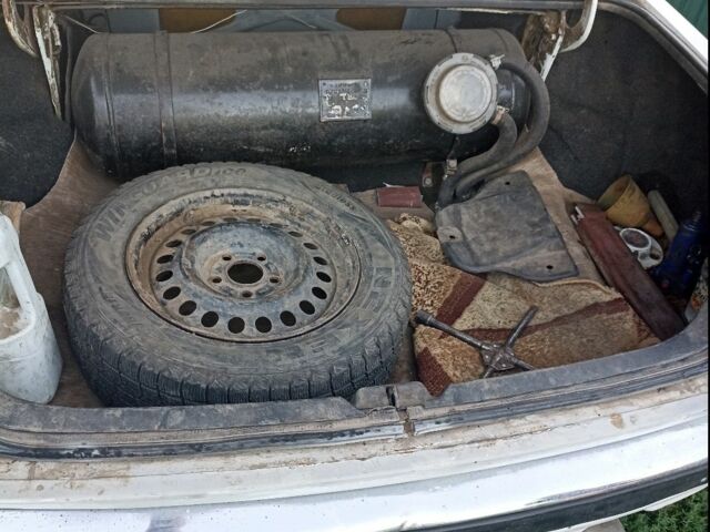 Белый ГАЗ 31105 Волга, объемом двигателя 2.3 л и пробегом 120 тыс. км за 850 $, фото 8 на Automoto.ua