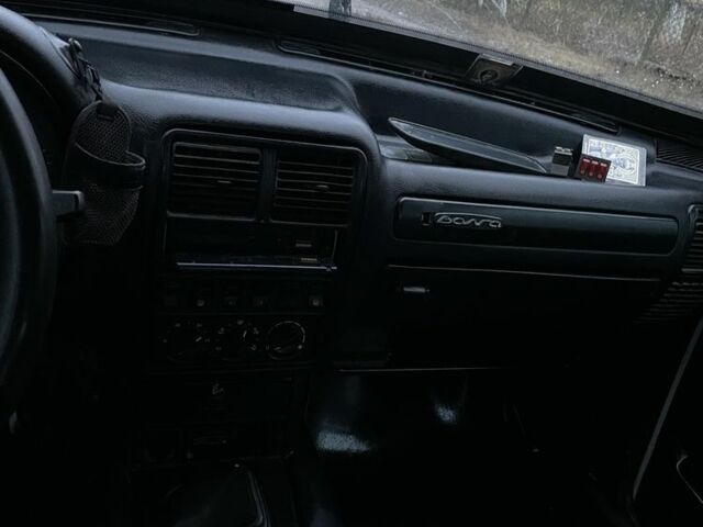 Белый ГАЗ 31105 Волга, объемом двигателя 2.3 л и пробегом 200 тыс. км за 600 $, фото 5 на Automoto.ua