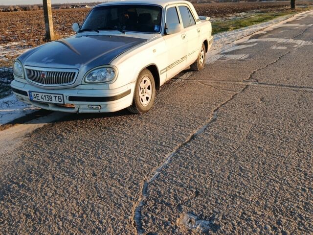 Белый ГАЗ 31105 Волга, объемом двигателя 2.3 л и пробегом 190 тыс. км за 1000 $, фото 1 на Automoto.ua