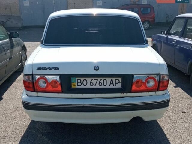 Белый ГАЗ 31105 Волга, объемом двигателя 2.45 л и пробегом 150 тыс. км за 858 $, фото 1 на Automoto.ua