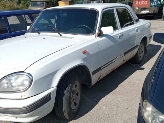 Белый ГАЗ 31105 Волга, объемом двигателя 2.45 л и пробегом 150 тыс. км за 858 $, фото 6 на Automoto.ua