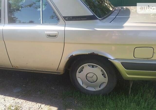 Бежевый ГАЗ 31105 Волга, объемом двигателя 2.3 л и пробегом 240 тыс. км за 700 $, фото 6 на Automoto.ua