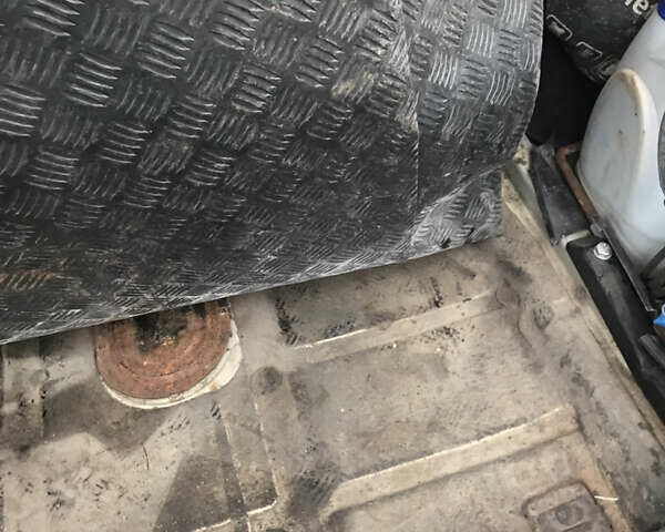 Бежевый ГАЗ 31105 Волга, объемом двигателя 2.5 л и пробегом 270 тыс. км за 2000 $, фото 6 на Automoto.ua