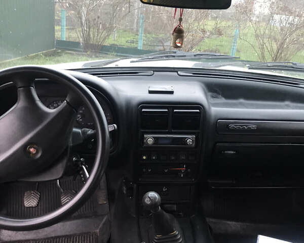 Бежевый ГАЗ 31105 Волга, объемом двигателя 2.5 л и пробегом 270 тыс. км за 2000 $, фото 5 на Automoto.ua