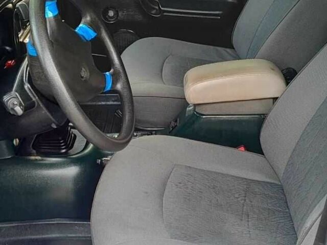 Чорний ГАЗ 31105 Волга, об'ємом двигуна 2.4 л та пробігом 170 тис. км за 1000 $, фото 3 на Automoto.ua