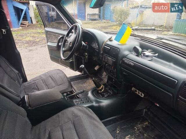 Черный ГАЗ 31105 Волга, объемом двигателя 2.29 л и пробегом 120 тыс. км за 2000 $, фото 18 на Automoto.ua