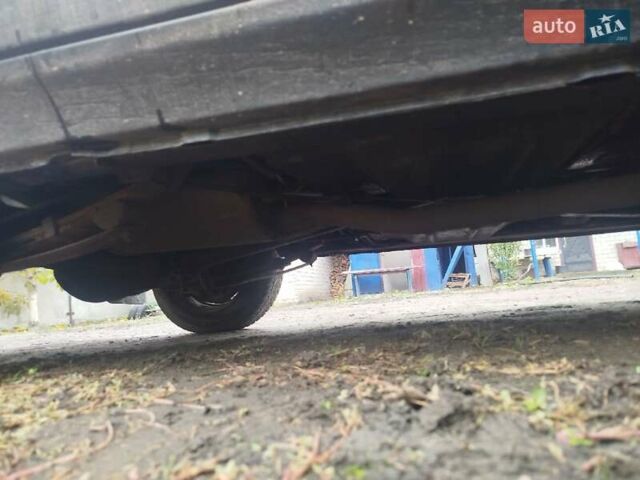 Черный ГАЗ 31105 Волга, объемом двигателя 2.29 л и пробегом 120 тыс. км за 2000 $, фото 25 на Automoto.ua