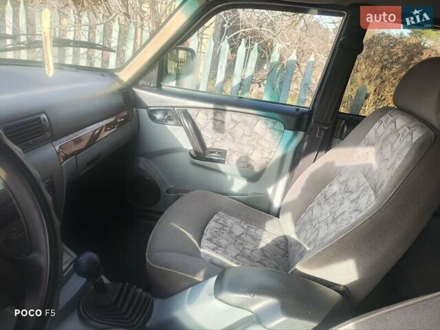 Чорний ГАЗ 31105 Волга, об'ємом двигуна 2.3 л та пробігом 230 тис. км за 1000 $, фото 7 на Automoto.ua