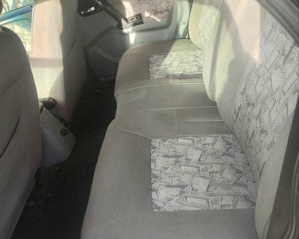 Чорний ГАЗ 31105 Волга, об'ємом двигуна 2.3 л та пробігом 230 тис. км за 1000 $, фото 6 на Automoto.ua