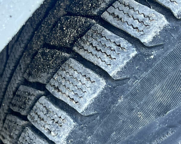 ГАЗ 31105 Волга 2004 в Николаеве на Automoto.ua Красный ГАЗ 31105 Волга, объемом двигателя 2.43 л и пробегом 190 тыс. км за 850 $, фото 6 на Automoto.ua