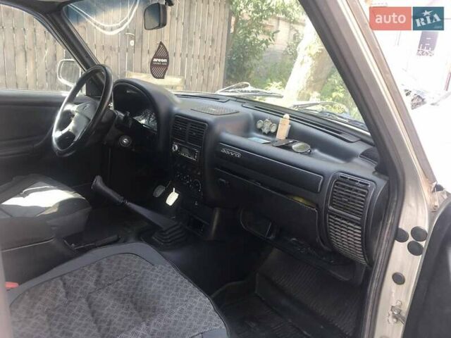 ГАЗ 31105 Волга, объемом двигателя 2.3 л и пробегом 211 тыс. км за 2000 $, фото 6 на Automoto.ua