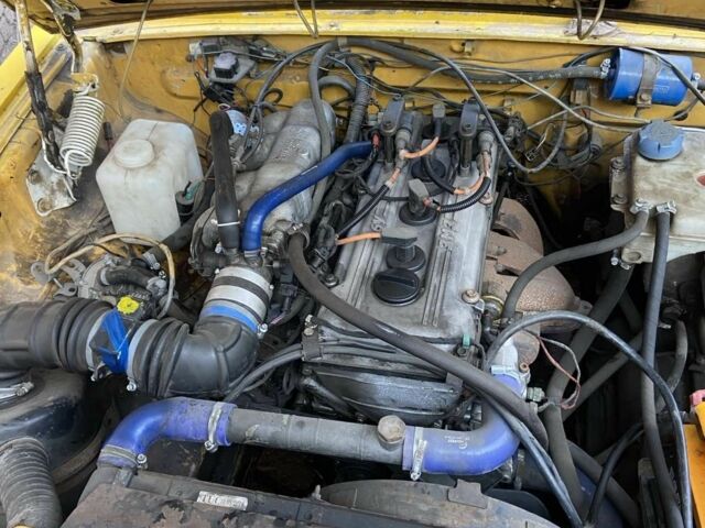 Желтый ГАЗ 31105 Волга, объемом двигателя 2.3 л и пробегом 185 тыс. км за 850 $, фото 6 на Automoto.ua