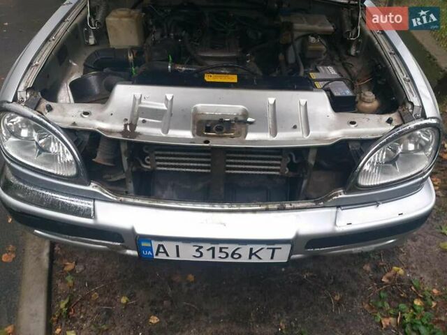 Серый ГАЗ 31105 Волга, объемом двигателя 2.29 л и пробегом 75 тыс. км за 1300 $, фото 3 на Automoto.ua