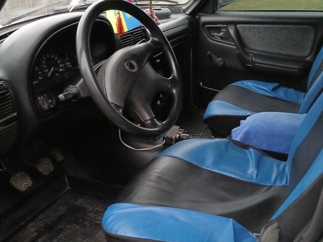 Серый ГАЗ 31105 Волга, объемом двигателя 2.3 л и пробегом 248 тыс. км за 1786 $, фото 6 на Automoto.ua