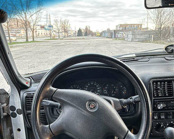 Серый ГАЗ 31105 Волга, объемом двигателя 2.3 л и пробегом 359 тыс. км за 3300 $, фото 22 на Automoto.ua