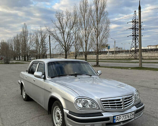 Серый ГАЗ 31105 Волга, объемом двигателя 2.3 л и пробегом 359 тыс. км за 3300 $, фото 2 на Automoto.ua