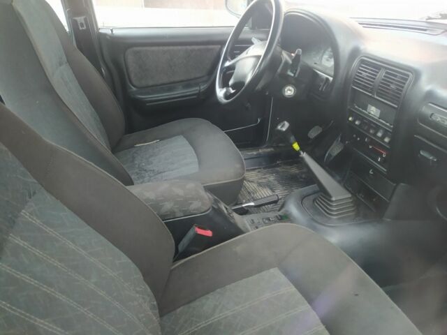 Серый ГАЗ 31105 Волга, объемом двигателя 2.3 л и пробегом 3 тыс. км за 1898 $, фото 6 на Automoto.ua