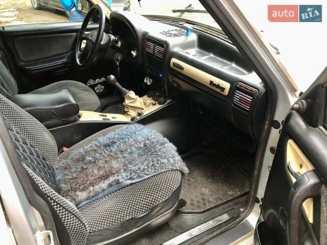 Серый ГАЗ 31105 Волга, объемом двигателя 2.5 л и пробегом 125 тыс. км за 1700 $, фото 7 на Automoto.ua