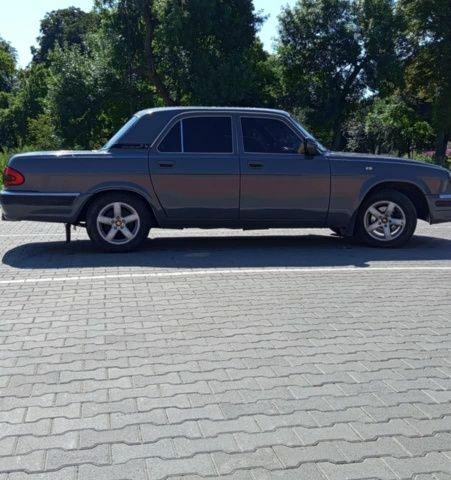 Серый ГАЗ 31105 Волга, объемом двигателя 2.4 л и пробегом 180 тыс. км за 2000 $, фото 1 на Automoto.ua