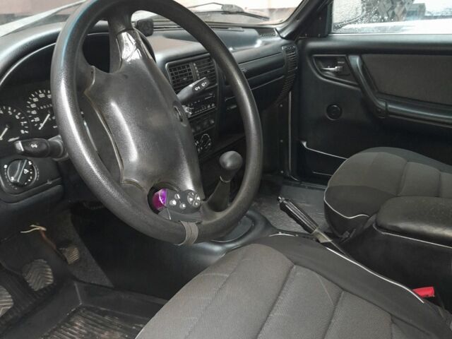 Серый ГАЗ 31105 Волга, объемом двигателя 2.3 л и пробегом 181 тыс. км за 1893 $, фото 6 на Automoto.ua