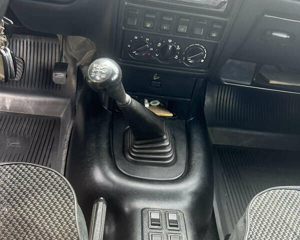 Серый ГАЗ 31105 Волга, объемом двигателя 2.3 л и пробегом 103 тыс. км за 2200 $, фото 4 на Automoto.ua