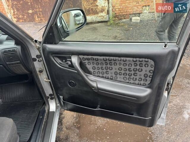Серый ГАЗ 31105 Волга, объемом двигателя 2.43 л и пробегом 120 тыс. км за 1700 $, фото 12 на Automoto.ua