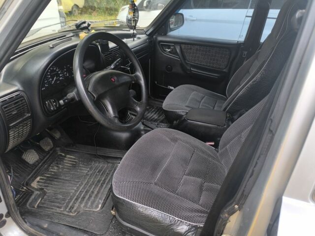 Сірий ГАЗ 31105 Волга, об'ємом двигуна 2.3 л та пробігом 170 тис. км за 1100 $, фото 4 на Automoto.ua