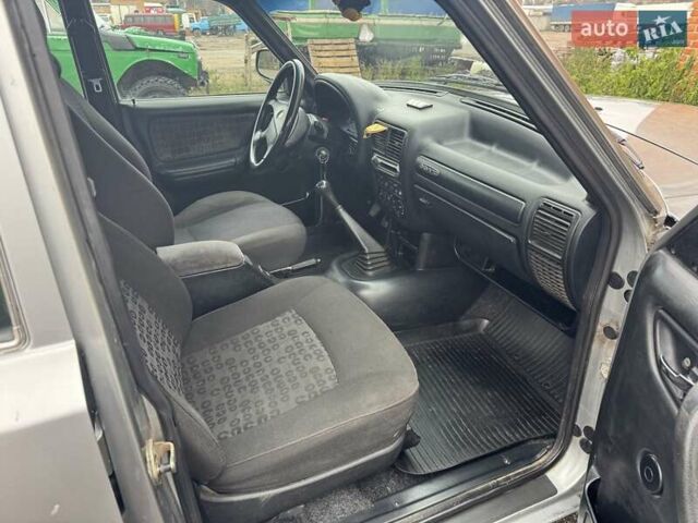 Серый ГАЗ 31105 Волга, объемом двигателя 2.43 л и пробегом 120 тыс. км за 1700 $, фото 13 на Automoto.ua